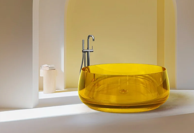 Transparentresinbathtub 